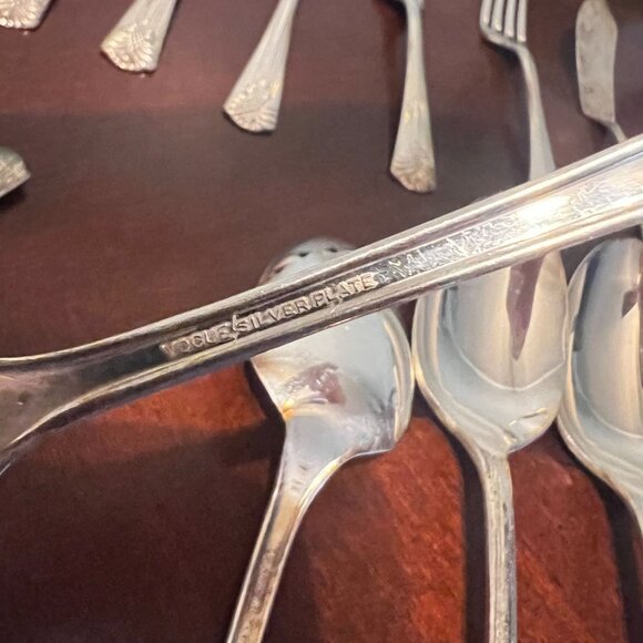 Vintage vogue Silver Plate Flatware Set With Forks Spoons & Butter Knife  20-Pie - Picture 11 of 11